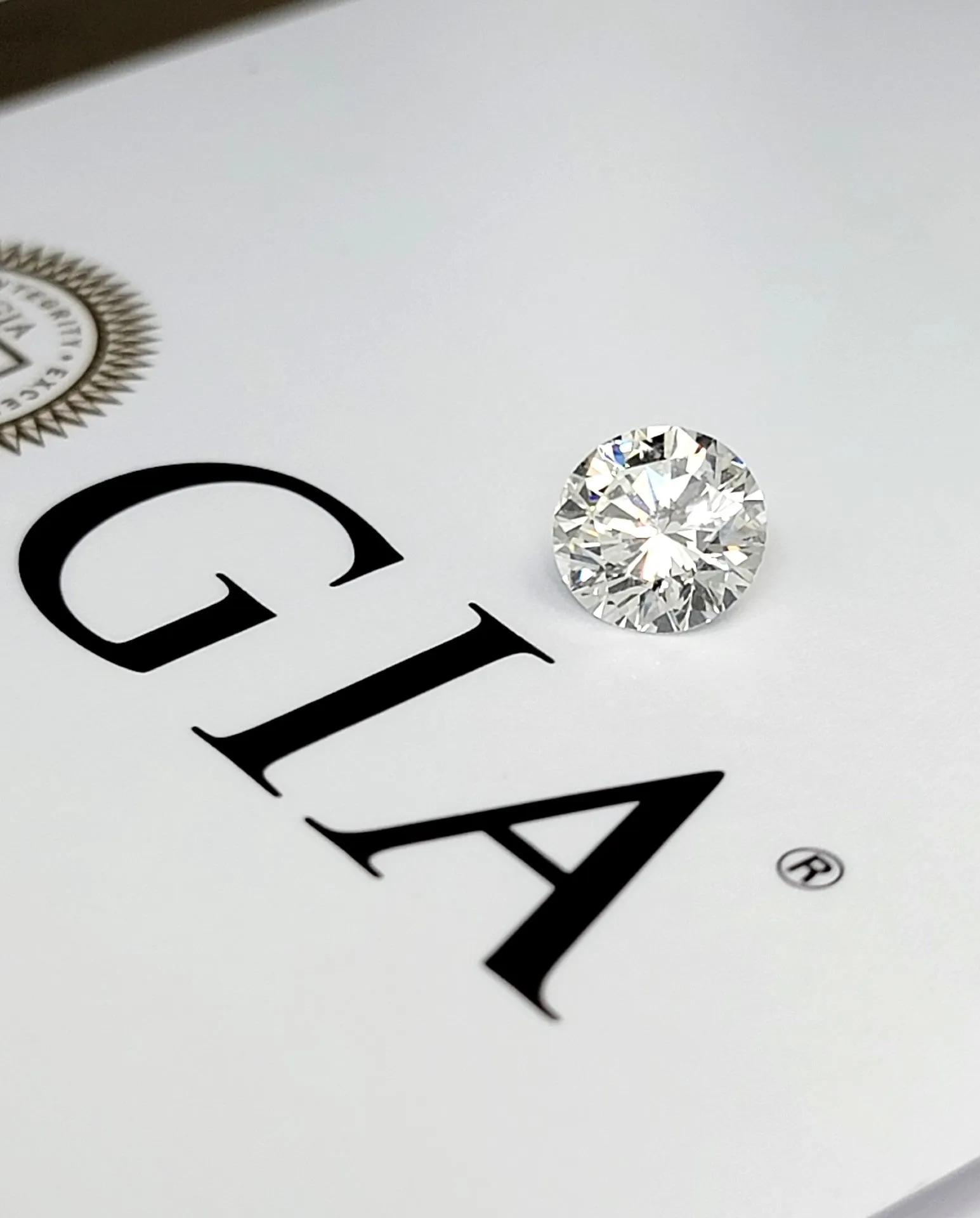 2 Carat Natural Round Diamond I/VS2 GIA