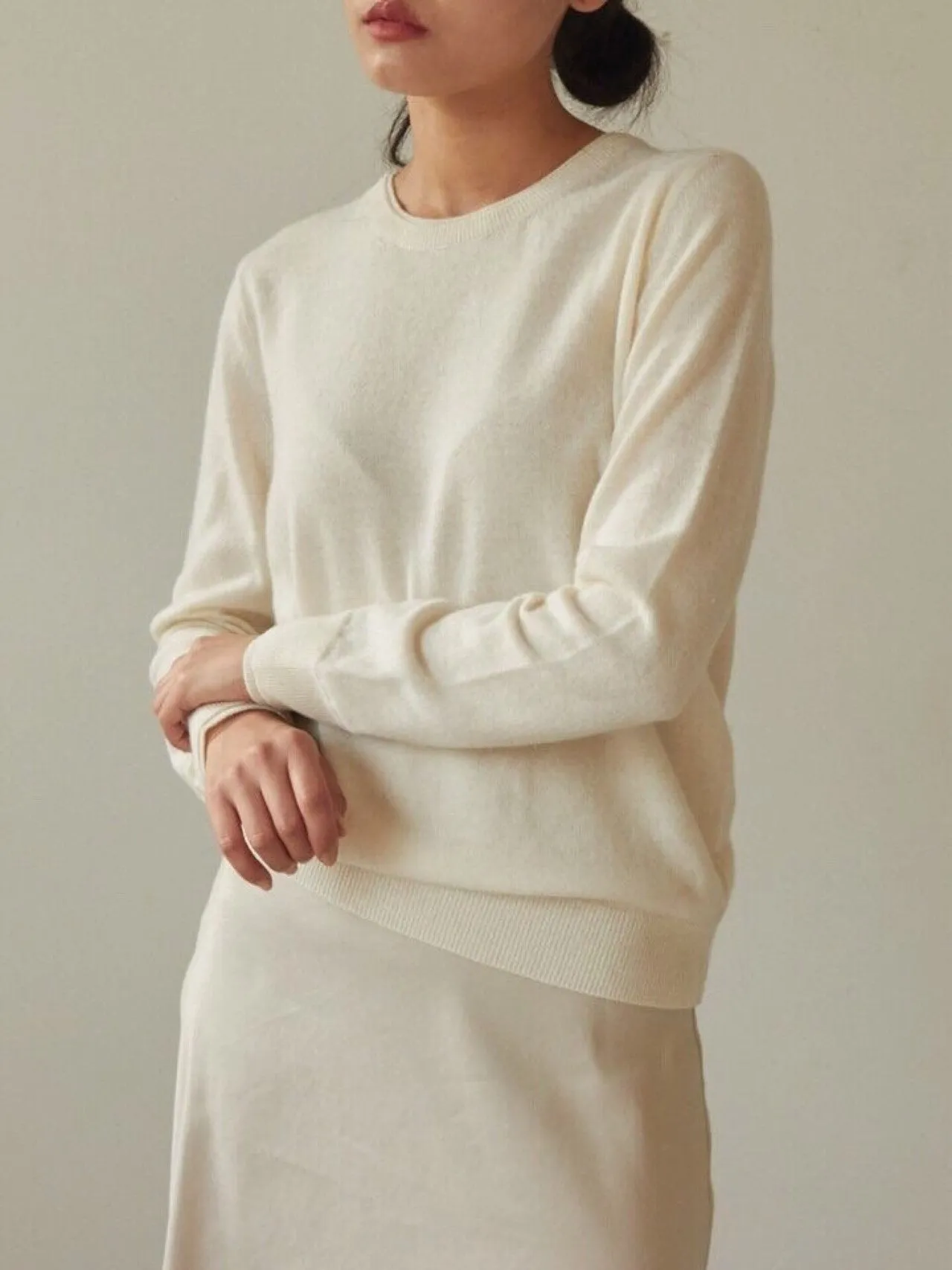 DOUBLE LIPPED ROUND NECK KNIT