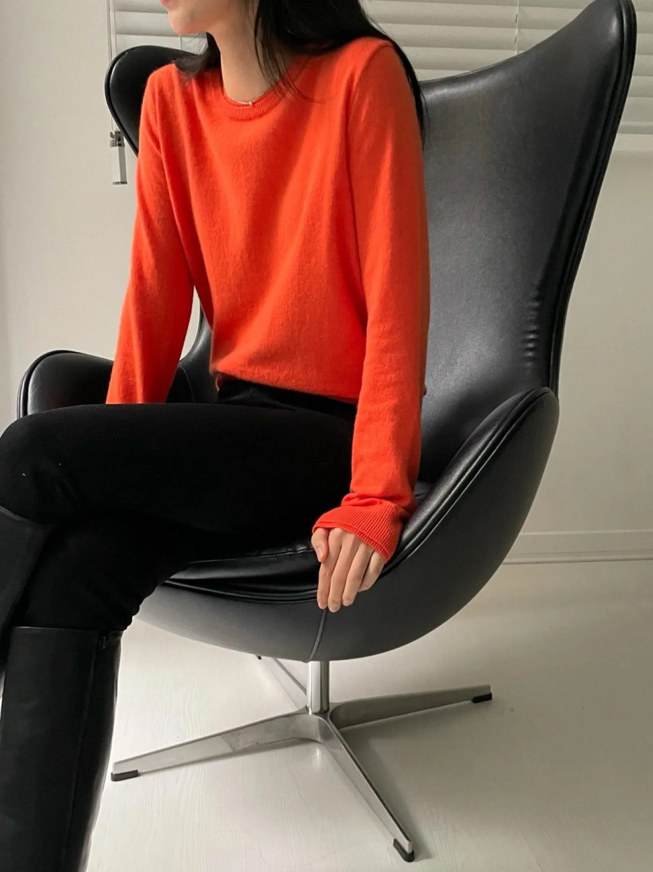 DOUBLE LIPPED ROUND NECK KNIT