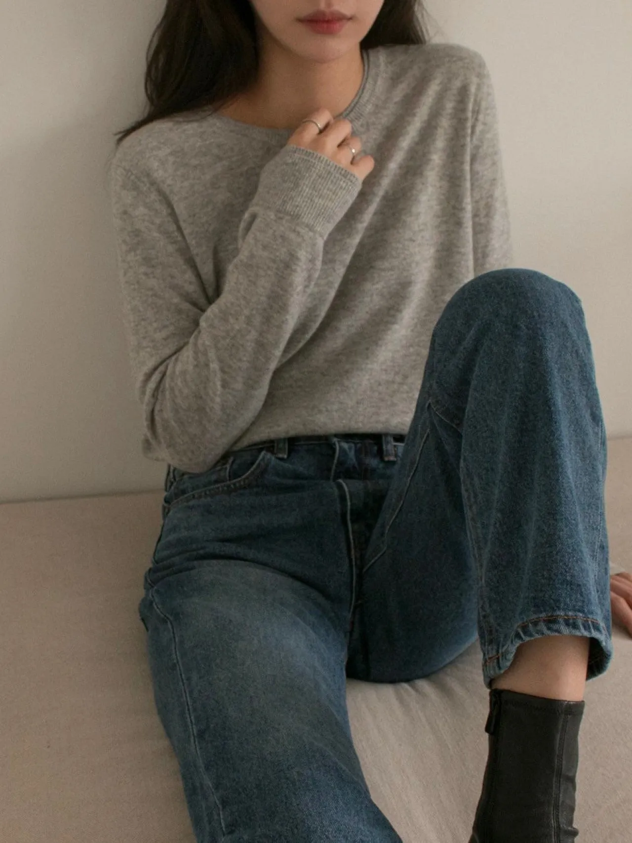 DOUBLE LIPPED ROUND NECK KNIT