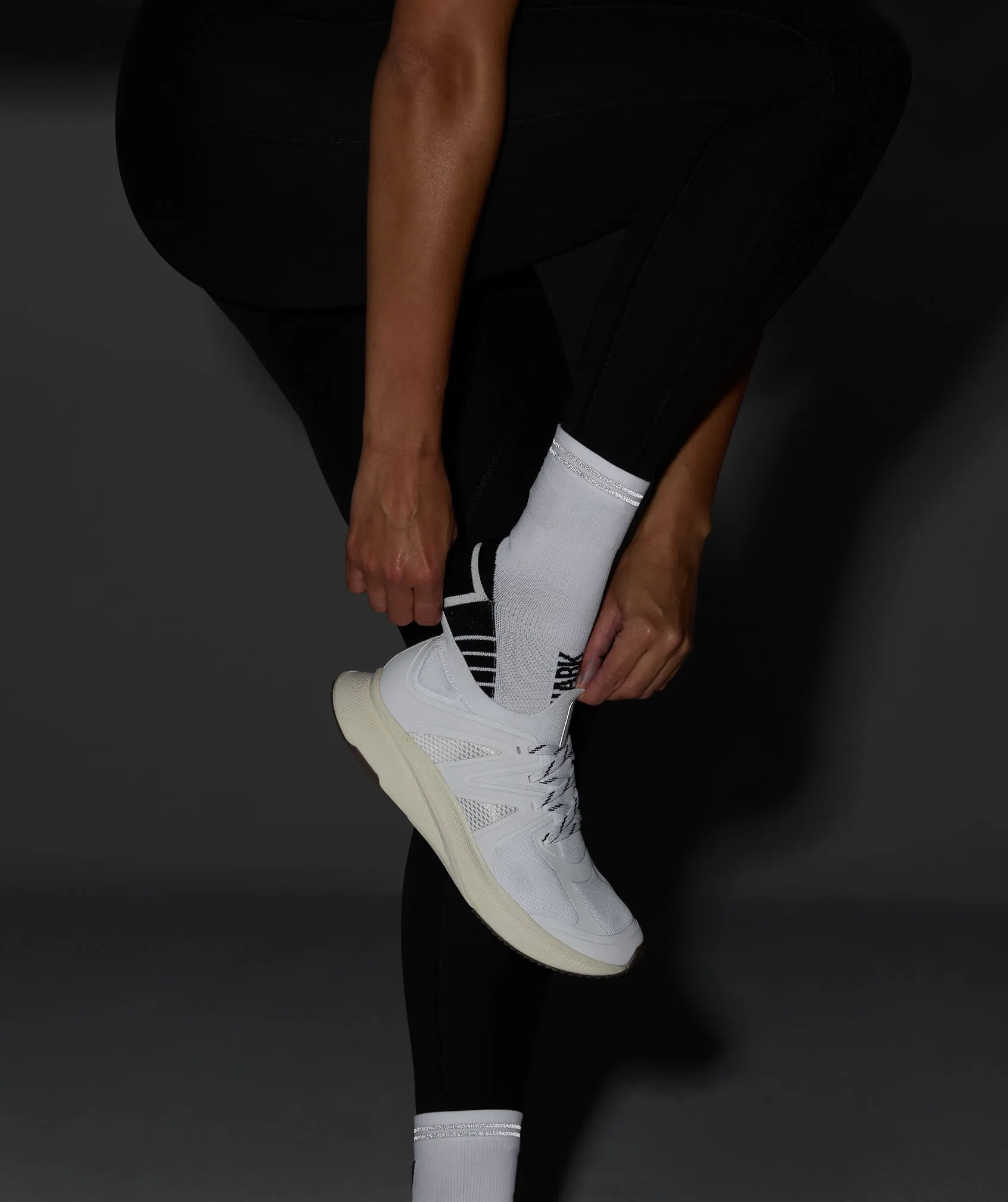 Gymshark Mid Running Socks - White/Black