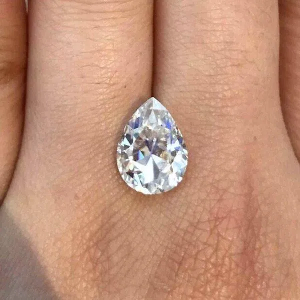 Harro Gem Pear Moissanite